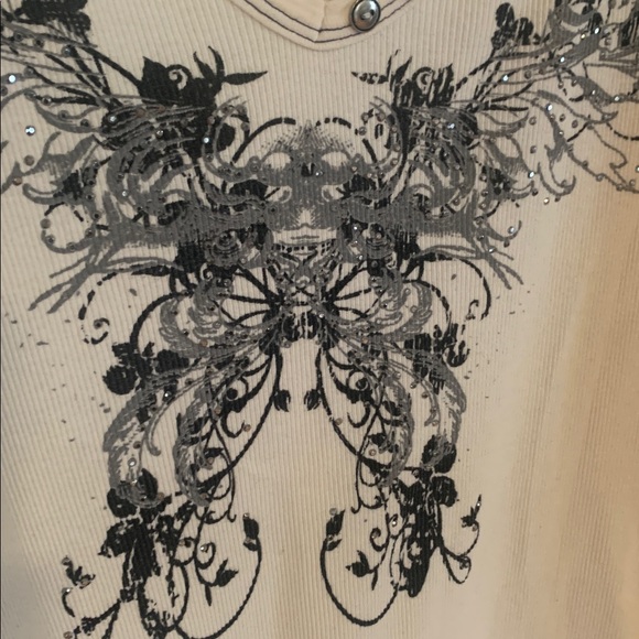 One World top - Picture 2 of 9